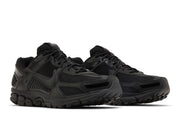 Buty Nike Zoom Vomero 5 Dover Street Market 20th Anniversary - widok z przodu - Rozmiary EU