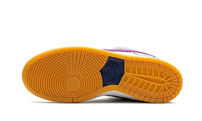 Buty Nike SB Dunk Low Rayssa Leal - widok z przodu - Rozmiary EU