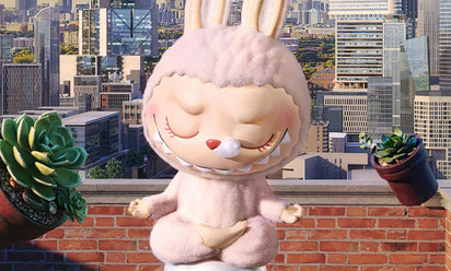 Pop Mart Labubu The Monsters Lazy Yoga Series Figures Sealed Case (BLINDBOX) - widok z tyłu - Kolekcjonerska figurka