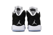 Buty Air Jordan Air Jordan 5 Retro Moonlight (Oreo) - widok z przodu - Rozmiary EU