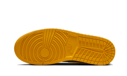 Buty Air Jordan Air Jordan 1 Low Yellow Ochre - widok z przodu - Rozmiary EU