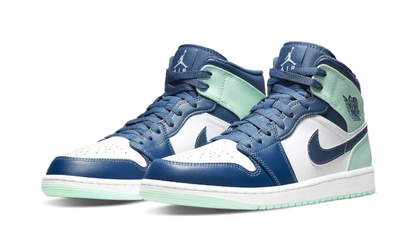 Kup oryginalne Air Jordan 1 Mid Mystic Navy Mint Foam 554724-413 - widok z drugiego boku - Sneakersy