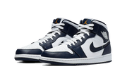 Kup oryginalne Air Jordan 1 Mid White Metallic Gold Obsidian 554724-174 - widok z drugiego boku - Sneakersy