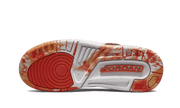 Buty Air Jordan Air Jordan 3 Retro Kumquat - widok z przodu - Rozmiary EU