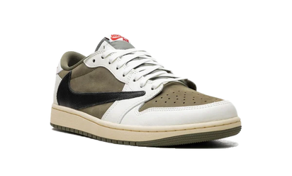 Buty Air Jordan Air Jordan 1 Retro Low OG SP Travis Scott Medium Olive - widok z przodu - Rozmiary EU