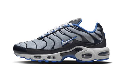 Nike Air Max Plus SE Social FC czarny-czerwony - widok główny z boku | Saturaise.com