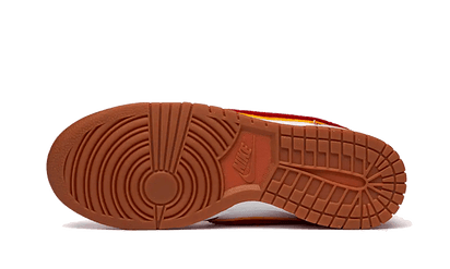 Kup oryginalne Dunk High Chenille Swoosh White Gym Red - widok z drugiego boku - Sneakersy