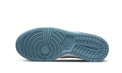 Buty Nike Dunk Low Clear Swoosh - widok z przodu - Rozmiary EU