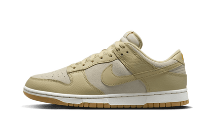 Nike Dunk Low Khaki Suede Gum czerwony-brązowy - widok główny z boku | Saturaise.com