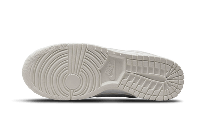 Buty Nike Dunk Low Yellow Heart - widok z przodu - Rozmiary EU