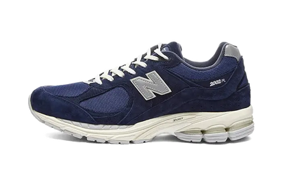 New Balance 2002R Navy Grey granatowy-szary - widok główny z boku | Saturaise.com