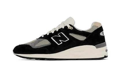 New Balance 990 v2 Made In USA Black czarny-brązowy - widok główny z boku | Saturaise.com