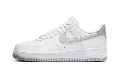 Nike Air Force 1 Low '07 White Light Smoke Grey biały-szary - widok główny z boku | Saturaise.com