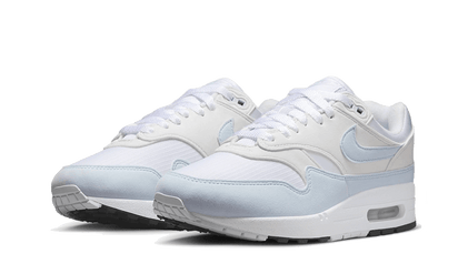 Kup oryginalne Air Max 1 Football Grey DZ2628-105 - widok z drugiego boku - Sneakersy