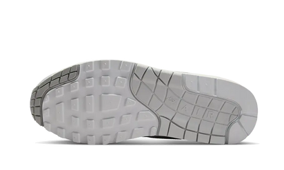 Buty Nike Air Max 1 '87 Pure Platinum - widok z przodu - Rozmiary EU