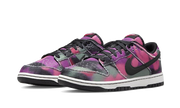 Kup oryginalne Dunk Low Graffiti Pink DM0108-002 - widok z drugiego boku - Sneakersy