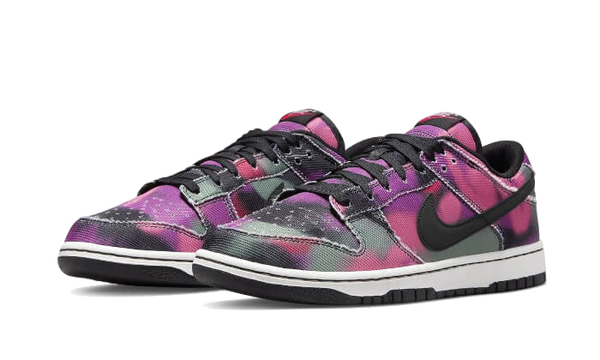 Dunk Low Graffiti Pink - Kup oryginalne Dunk Low Graffiti Pink DM0108-002 - widok z drugiego boku - Sneakersy