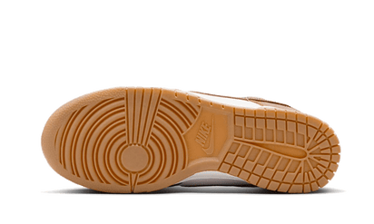 Buty Nike Dunk Low LX Brown Ostrich - widok z przodu - Rozmiary EU