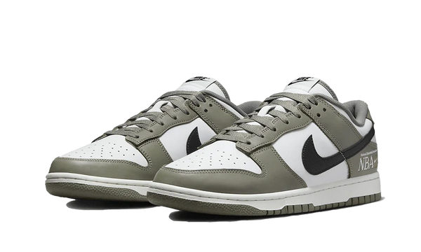 Dunk Low NBA Paris - Kup oryginalne Dunk Low NBA Paris FZ4624-001 - widok z drugiego boku - Sneakersy