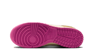 Buty Nike Dunk Low SE Bronzine Pink - widok z przodu - Rozmiary EU