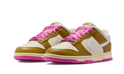 Kup oryginalne Dunk Low SE Bronzine Pink FD8683-700 - widok z drugiego boku - Sneakersy