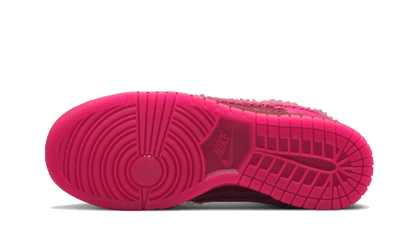 Buty Nike Nike Dunk Low Valentines Day (2022) - widok z przodu - Rozmiary EU