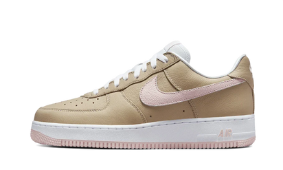 Nike Air Force 1 Low Retro Linen (2024) biały-brązowy - widok główny z boku | Saturaise.com