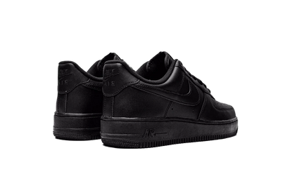 Kup oryginalne Air Force 1 Low '07 Triple Black 315122-001/CW2288-001 - widok z drugiego boku - Sneakersy