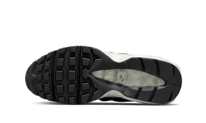 Buty Nike Air Max 95 Earth Day - widok z przodu - Rozmiary EU