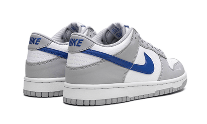 Buty Nike Dunk Low Mini Swoosh Wolf Grey Game Royal - widok z przodu - Rozmiary EU