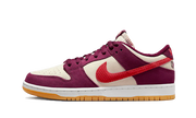 Nike SB Dunk Low Skate Like A Girl Bordeaux czarny-biały - widok główny z boku | Saturaise.com