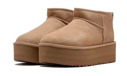 Kup oryginalne UGG Classic Ultra Mini Platform Boot Sand - widok z drugiego boku - Sneakersy