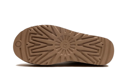 100% Oryginalne UGG Classic Ultra Mini Platform Boot Sand - widok z tyłu - 880.00 PLN