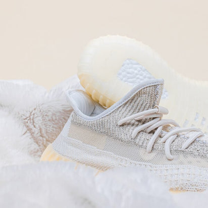 100% Oryginalne Yeezy Boost 350 V2 Natural - widok z tyłu - 1780.00 PLN