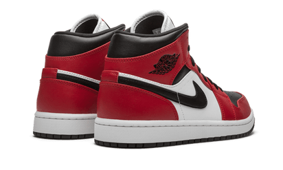 Buty Air Jordan Air Jordan 1 Mid Chicago Black Toe - widok z przodu - Rozmiary EU