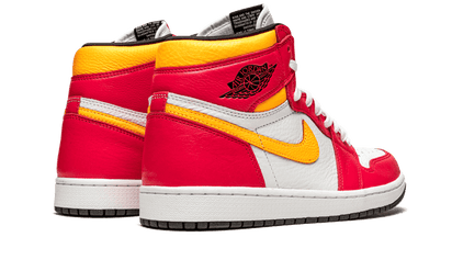 Buty Air Jordan Air Jordan 1 Retro High OG Light Fusion Red - widok z przodu - Rozmiary EU