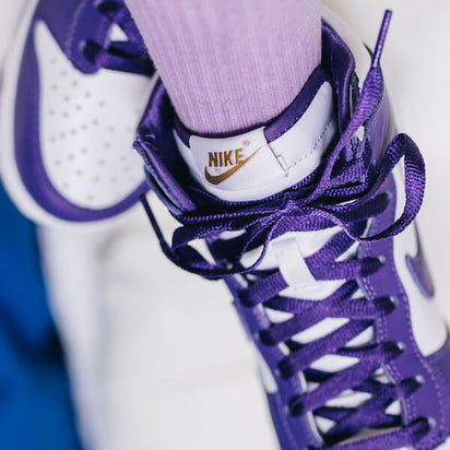 100% Oryginalne Dunk High SP Varsity Purple - widok z tyłu - 775.00 PLN