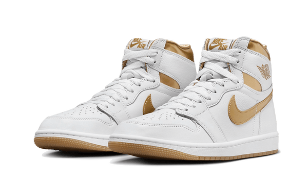 Air Jordan 1 Retro High OG Metallic Gold - Kup oryginalne Air Jordan 1 Retro High OG Metallic Gold FD2596-107 - widok z drugiego boku - Sneakersy