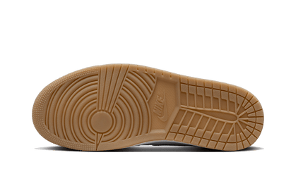 Buty Air Jordan Air Jordan 1 Retro High OG Metallic Gold - widok z przodu - Rozmiary EU