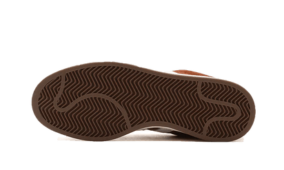 Buty Yeezy Campus 00s Bark - widok z przodu - Rozmiary EU