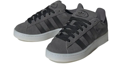 Kup oryginalne Campus 00s Grey Six Core Black (Kids) HQ8571 - widok z drugiego boku - Sneakersy