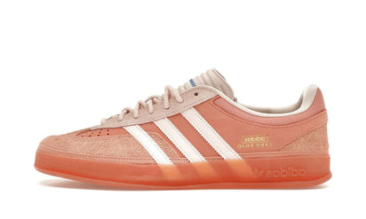 Yeezy Adidas Gazelle Indoor Bad Bunny Wonder Clay czerwony-różowy - widok główny z boku | Saturaise.com