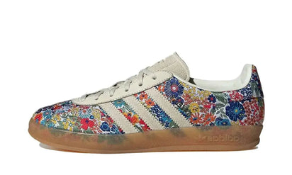 Adidas Adidas Gazelle Indoor Liberty London Floral Embroidery biało-pomarańczowy - widok główny z boku | Saturaise.com
