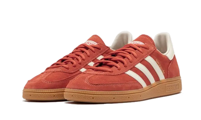 Kup oryginalne Handball Spezial Aged Red - widok z drugiego boku - Sneakersy