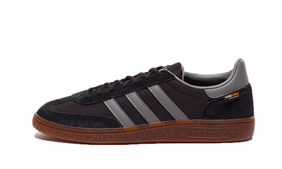 Adidas Handball Spezial Core Black Grey Four Gum czarny-szary - widok główny z boku | Saturaise.com