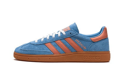 Adidas Handball Spezial Light Blue Wonder Clay biały-niebieski - widok główny z boku | Saturaise.com