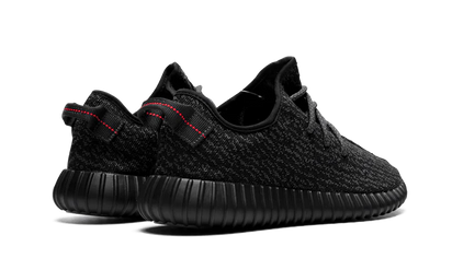 Buty Adidas Yeezy Boost 350 Pirate Black - widok z przodu - Rozmiary EU