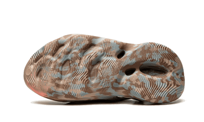 100% Oryginalne Yeezy Foam RNNR MX Sand Grey - widok z tyłu - 1400.00 PLN