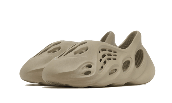Yeezy Foam RNNR Stone Salt - Kup oryginalne Yeezy Foam RNNR Stone Salt - widok z drugiego boku - Sneakersy