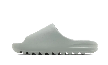 Adidas Yeezy Slide Salt - widok główny z boku | Saturaise.com
